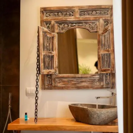 Foga Hebrus מלון